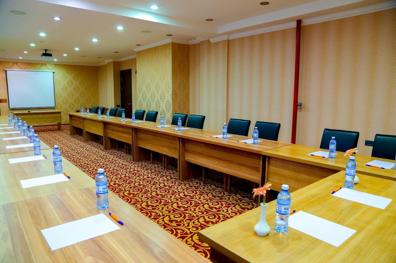 Central Park Baku Exterior photo