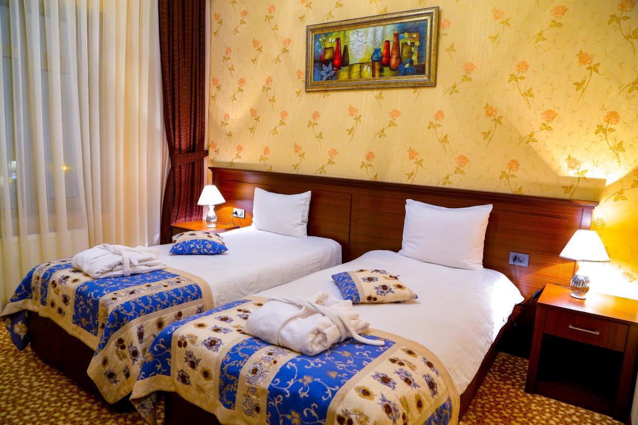 Central Park Baku Exterior photo